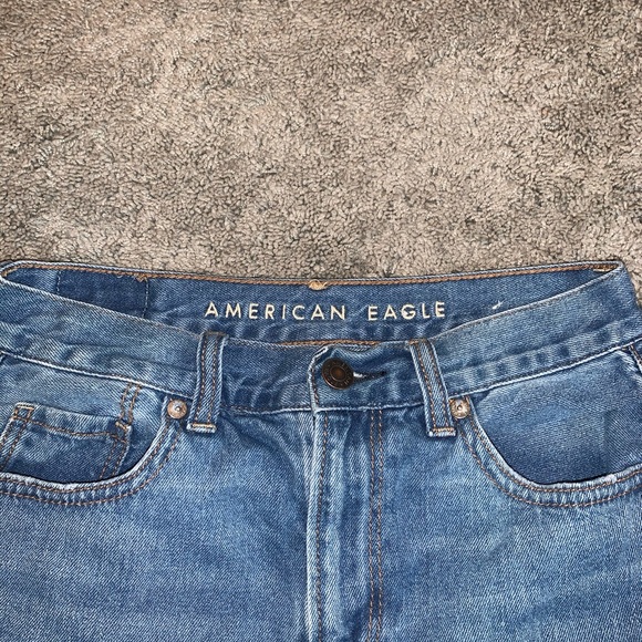 American Eagle Classic Destroyed Mom Jeans - Picture 7 of 8